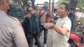 Tangkapan Layar Video Cawabup Bone Cekcok dengan polisi di Gowa