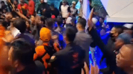 Sejumlah simpatisan diduga melakukan upaya penyerangan terhadap Danny-Azhar (DIA), yang berhasil dihalau aparat.