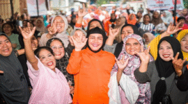 Calon Wali Kota Makassar (INiMI) Indira Yusuf Ismail berbaur kepada masyarakat Kota Makassar