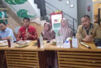 Kuasa hukum Citra Insani, Kamaruddin Simanjuntak saat menggelar konferensi pers di Cafe Bakso Mercon BBC Makassar pada Selasa (29/10/2024)