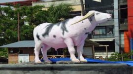 Patung Kerbau Saleko di Anjungan Pantai Losari (Ist)