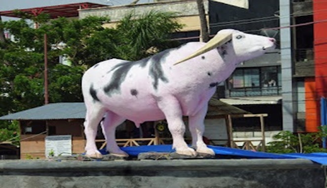 Patung Kerbau Saleko di Anjungan Pantai Losari (Ist)