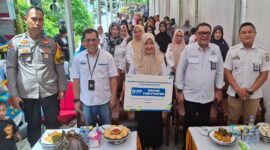 Plt. Kepala DPPKB Kota Makassar, Syahruddin (Kedua dari Kanan)