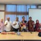 Kepala DPPKB Makassar, Syahruddin (Tengah)