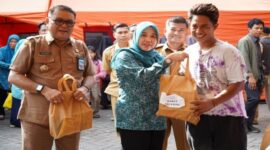 Kepala DPPKB Makassar, Syahruddin (Kiri)