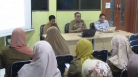 Kepala DPPKB Makassar menggelar rapat penyusunan kajian
