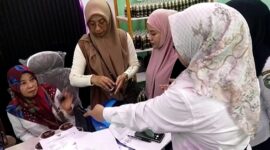 Kiri dan kanan petugas BPOM, dua orang di tengah owner RD Viral dan jubir RD Viral yang selalu aktif menjawab pertanyaan BPOM