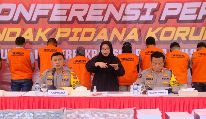 Kapolda Sulsel, Irjen Pol. Yudhiawan memimpin langsung konferensi pers terkait penanganan kasus Tindak Pidana Korupsi