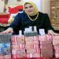 Mira Hayati Pamer Uang
