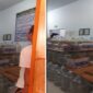 Foto Kolase : Aktvitas pekerja di Pabrik Air Minum bermerk MineralQu di Kawasan Tamarunang, Gowa.