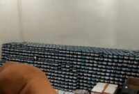 Ribuan pot kosmetik merek CAZA Beauty yang sudah expired, serta beberapa produk RD Viral yang tidak memiliki barcode.