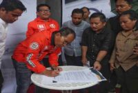 Danny-Azhar menandatangani Pakta Integritas Antikorupsi (Ist)