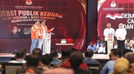 Dua pasangan calon, Danny Pomanto-Azhar Arsyad (DIA) dan Andi Sudirman Sulaiman-Fatmawati Rusdi (ANDALAN HATI).