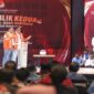 Dua pasangan calon, Danny Pomanto-Azhar Arsyad (DIA) dan Andi Sudirman Sulaiman-Fatmawati Rusdi (ANDALAN HATI).
