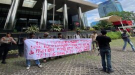 Barisan Mahasiswa Indonesia menggelar aksi unjuk rasa di depan Gedung KPK (Ist)
