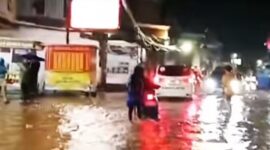 Kondisi Banjir di Jalan Paccerakkang, Makassar