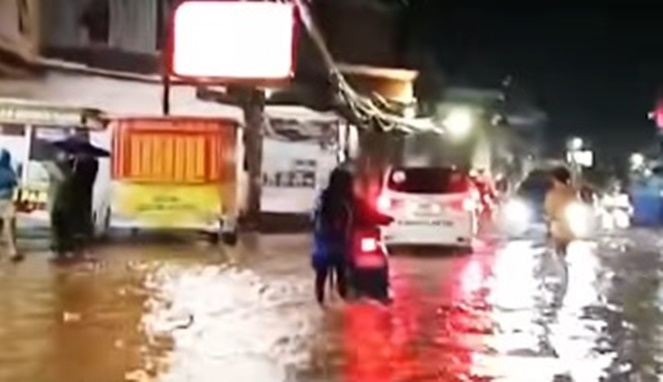 Kondisi Banjir di Jalan Paccerakkang, Makassar