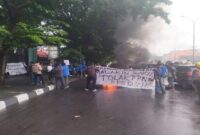 Aksi Demonstrasi Mahasiswa Muhammadiyah di DPRD Sulsel