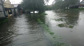 Penampakan Air di Kanal Borong Rata dengan Jalan