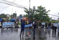 Aksi PMII Gowa di Bawah Rintik Hujan Menyuarakan Aspirasi dan Menolak Kenaikan PPN 12 Persen