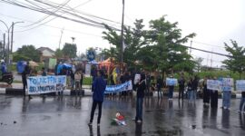Aksi PMII Gowa di Bawah Rintik Hujan Menyuarakan Aspirasi dan Menolak Kenaikan PPN 12 Persen 