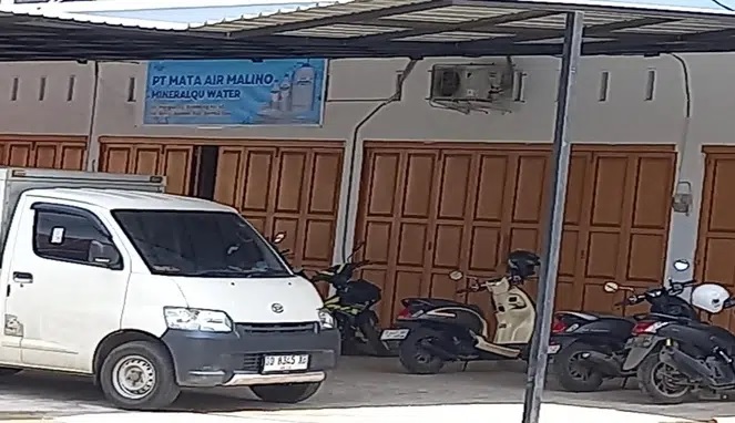 Kantor Air MineralQu di Kelurahan Tamarunang, Kecamatan Somba Opu, Kabupaten Gowa