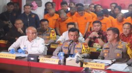 Kapolda Sulsel, Irjen Pol Yudhiawan, saat konferensi pers di Mako Polres Gowa.