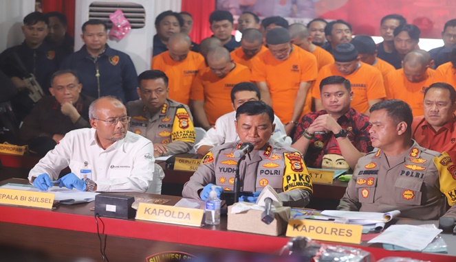 Kapolda Sulsel, Irjen Pol Yudhiawan, saat konferensi pers di Mako Polres Gowa.