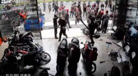 Foto Tangkapan Layar Video Ormas GRIB Serang Markas Pemuda Pancasila
