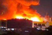 Foto Tangkapan Layar Video Warganet Glodok Plaza Kebakaran