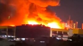 Foto Tangkapan Layar Video Warganet Glodok Plaza Kebakaran