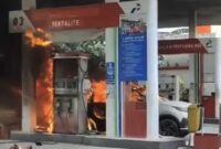 Mobil Toyota Rush Pelangsir BBM Meledak di SPBU Wajo (Ist)