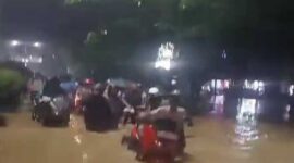 Kondisi terkini banjir di Jalan Asoka Pettuadae, Kecamatan Turikale Kabupaten Maros, Sulawesi Selatan