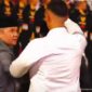 Tangkapan Layar Video Mayor Teddy Tegur Paspampres yang Payungi Prabowo