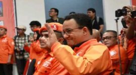 Anies Baswedan hadiri deklarasi Ormas Gerakan Rakyat (Foto TikTok Gerakan Rakyat)