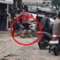 Foto Tangkapan Layar Video : Dua Debt Collector di Grobogan Dikeroyok Massa