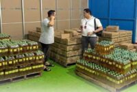 14 produk Minyakita kemasan botol, ditemukan ketidaksesuaian antara volume yang tertera pada label dengan isi sebenarnya.