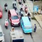 Penampakan preman jalanan yang memalak sopir pete-pete di Jalan Perintis Makassar (Foto Drone : Flx)
