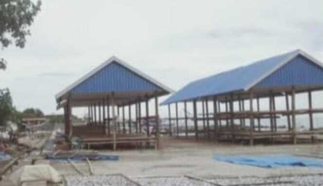 Bangunan Sentra UMKM di Galesong Utara, Kabupaten Takalar, yang terbengkalai dan menelan anggaran Rp9 miliar.