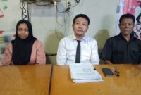 Kuasa Hukum Pedagang Salia, Wawan Nur Rewa saat melakukan konferensi pers di salah satu warkop di Makassar