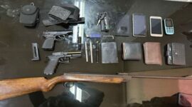 Sejumlah barang bukti yang diamankan dari oknum pengacara yang ditangkap (Foto: Polres Metro Jakarta Pusat)