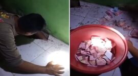 Foto Kolase : Seorang pria membongkar lantai rumah dan menemukan uang tunai Rp22 juta hasil panen yang selama ini hilang. 