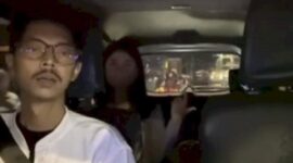 Tangkapan layar video - Sopir taksi online yang mendengar kisah seorang wanita yang dilecehkan di Stasiun Tanah Abang.