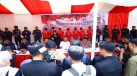 Konferensi pers sindikat STNK Palsu yang digelar di Mapolda Sulsel