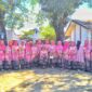 Para guru SDN Parinring Makassar berpose bersama usai mengikuti upacara Hari Pendidikan Nasional (Hardiknas) 2025.