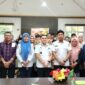 Camat Panakkukang bersama jajaran Forkopimcam, perwakilan OPD, pengelola CFD Boulevard, dan Forum Pedagang UMKM saat rapat penataan pedagang CFD, pada Rabu (7/5/2025).