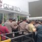 Aksi unjuk rasa mahasiswa di depan Hotel Claro Makassar berujung ricuh