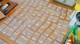 Puluhan sachet sabu siap edar ditemukan warga Dusun Jannayya dalam tas misterius, kini diamankan sebagai barang bukti oleh aparat