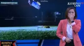 Pembawa acara olahraga Kompas TV, Gita Maharkesri menangis haru di siaran terakhir