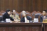 Para pemohon bersama kuasanya dalam sidang Pengucapan Putusan yang dipimpin Ketua MK Suhartoyo. (Foto Humas/Bay)